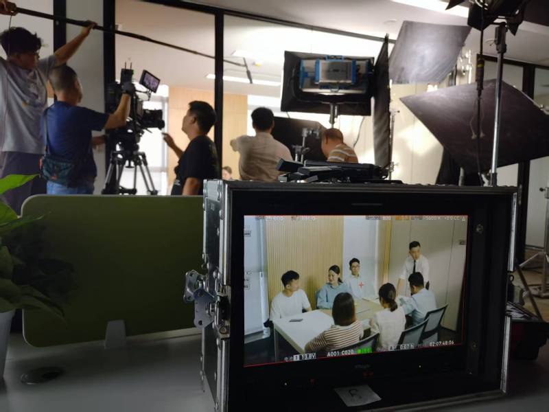 临城县TVC拍摄公司：科技产品视觉化大师，诠释未来感与功能美学